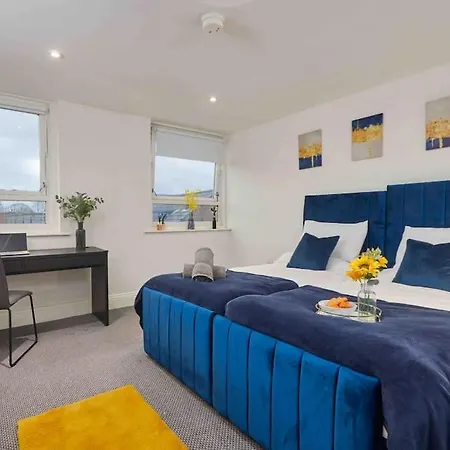 3 Beds - Perfect For Family & Work Relocations